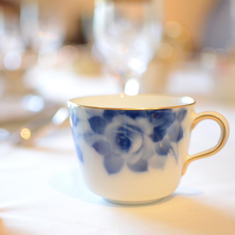 【磁器】大倉陶園 ブルーローズ カフェスペシャル（モーニングカップ＆ソーサー、デザート皿）
