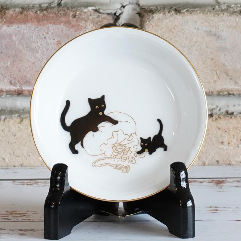 【磁器】大倉陶園 『黒猫親子』-縁起物語- 豆皿その１「宝袋」
