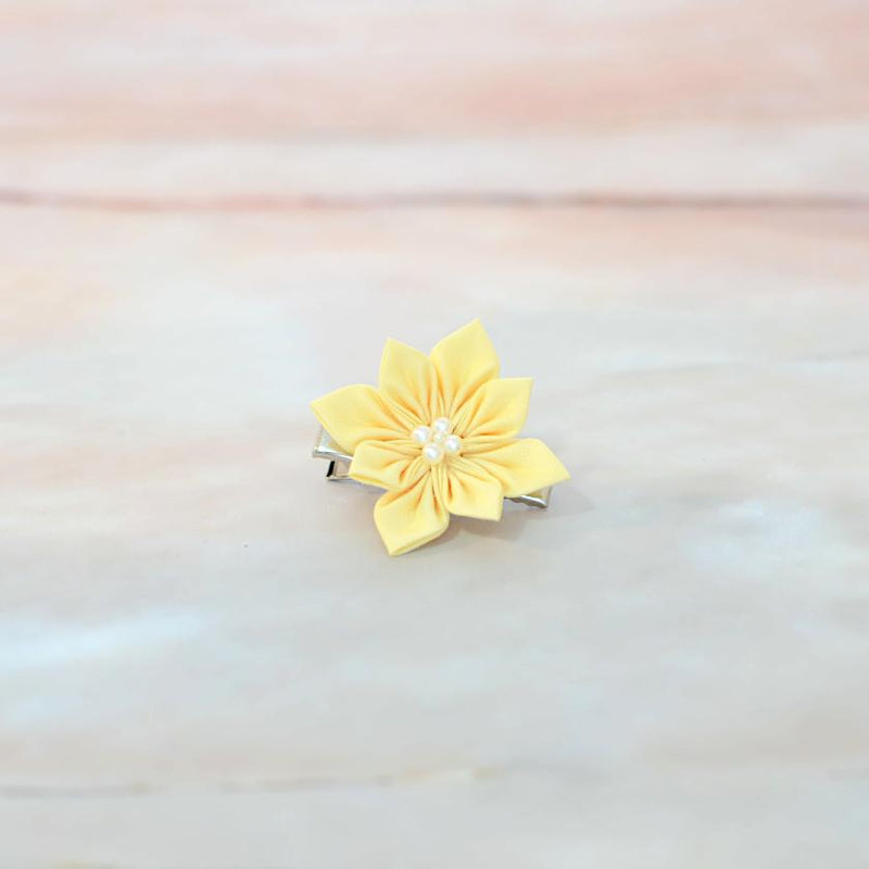 【アクセサリー】イエロー (ハットピンブローチ、ブローチ、ノンホールピアス、ヘアクリップ 4点セット ) | つまみ細工