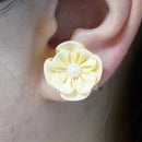 【アクセサリー】イエロー (ハットピンブローチ、ブローチ、ノンホールピアス、ヘアクリップ 4点セット ) | つまみ細工