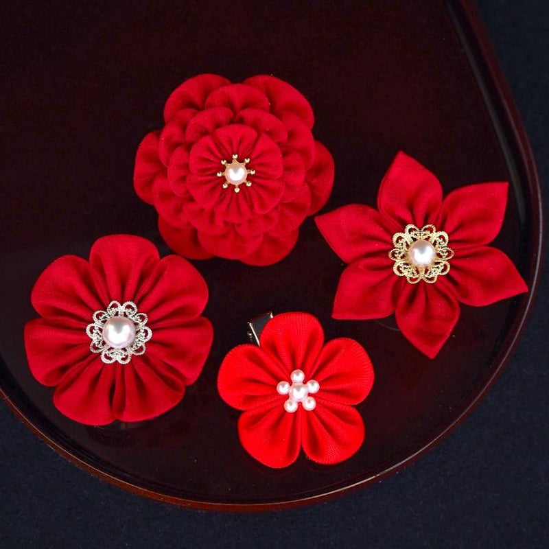 【アクセサリー】茜 (丸ブローチ、六角ブローチ、ヘアクリップ、ヘアゴム 4点セット ) | つまみ細工