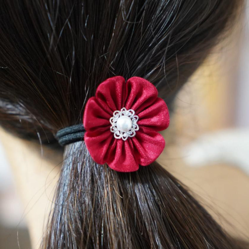 【アクセサリー】茜 (丸ブローチ、六角ブローチ、ヘアクリップ、ヘアゴム 4点セット ) | つまみ細工