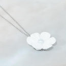 【アクセサリー】コットン (バレッタ、ヘアクリップ、ブローチ、ペンダント 4点セット ) | つまみ細工