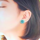 【ピアス】クロースフラワー 藍白 (あいじろ) | つまみ細工