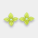 【ピアス】クロースフラワーピアス サニーイエロー色 | つまみ細工 | eつまみ
