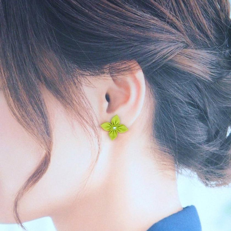 【ピアス】クロースフラワーピアス 3点セット （アースカラー 3色） | つまみ細工 | eつまみ
