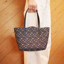 【トートバッグ】72手提げ 椿 (紺地×白漆) | 甲州印伝 | 印傳屋