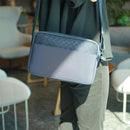 【ショルダーバッグ】ME-13 七宝繋ぎ (紺地×黒漆) | 甲州印伝 | 印傳屋