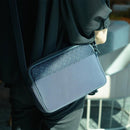 【ショルダーバッグ】ME-13 七宝繋ぎ (紺地×黒漆) | 甲州印伝 | 印傳屋