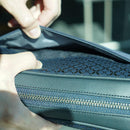 【ショルダーバッグ】ME-13 七宝繋ぎ (紺地×黒漆) | 甲州印伝 | 印傳屋