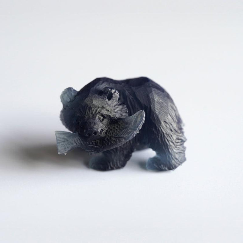 【置物】sinkop 鮭喰い熊 (黒) | アイヌ工芸