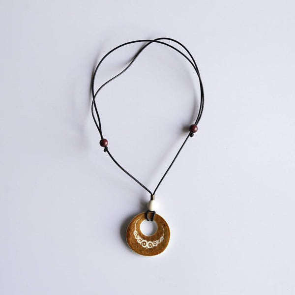 【ペンダント】鹿角 (丸くりぬき) | アイヌ工芸