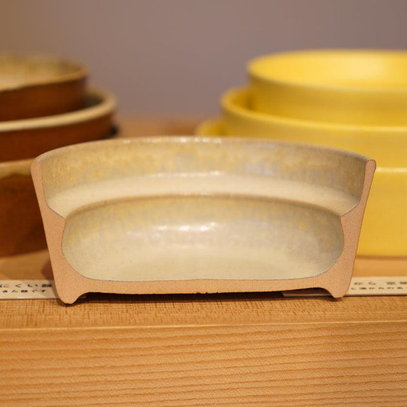 【お皿】愛媛県から 砥部焼の こぼしにくい器 | “0歳からの伝統ブランドaeru”