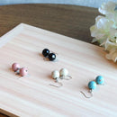 両耳用のピアスです。