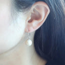 両耳用のピアスです。