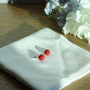 両耳用のピアスです。