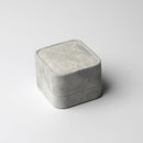 両耳用のピアスです。