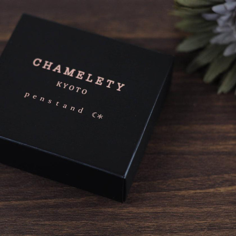 【ペン立て】赤いリンゴ Chamelety | 金属加工 | 速水製作所