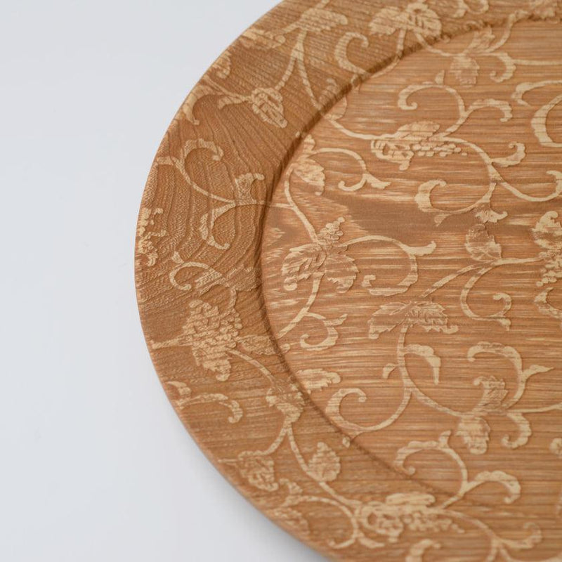 【お皿】リム皿 唐草葡萄 - 生成り | 摺り友禅彫刻師 | Sansai