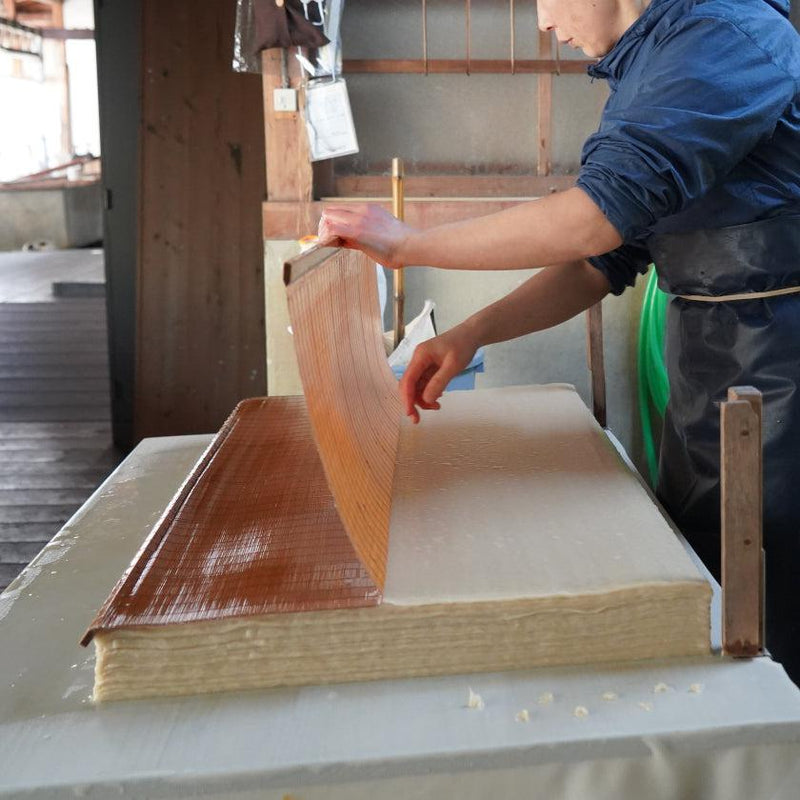 【カードケース】型染 市松 (灰) 名刺入れ | 黒谷和紙 | 黒谷和紙協同組合