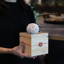 【プリザーブドフラワー】茶和花の鞠 (まり) 白梅 | 宇治茶とフラワーデザイン | 茶和花 京都宇治