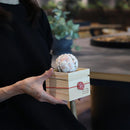 【プリザーブドフラワー】茶和花の鞠 (まり) 白梅 | 宇治茶とフラワーデザイン | 茶和花 京都宇治