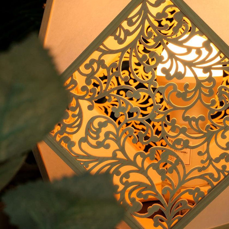 同シリーズKIRIKO Stand Light (M) 唐草のイメージ画像です。