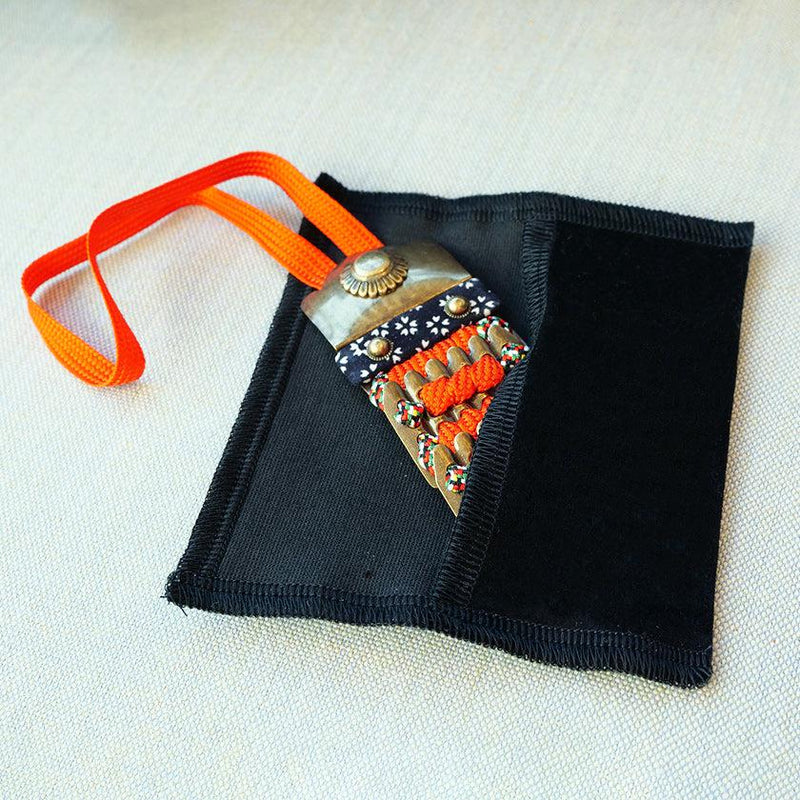 【お守り】錺小鎧® Mini 金古美色 朱赤糸縅 | 美術甲冑| Kyoto Armor