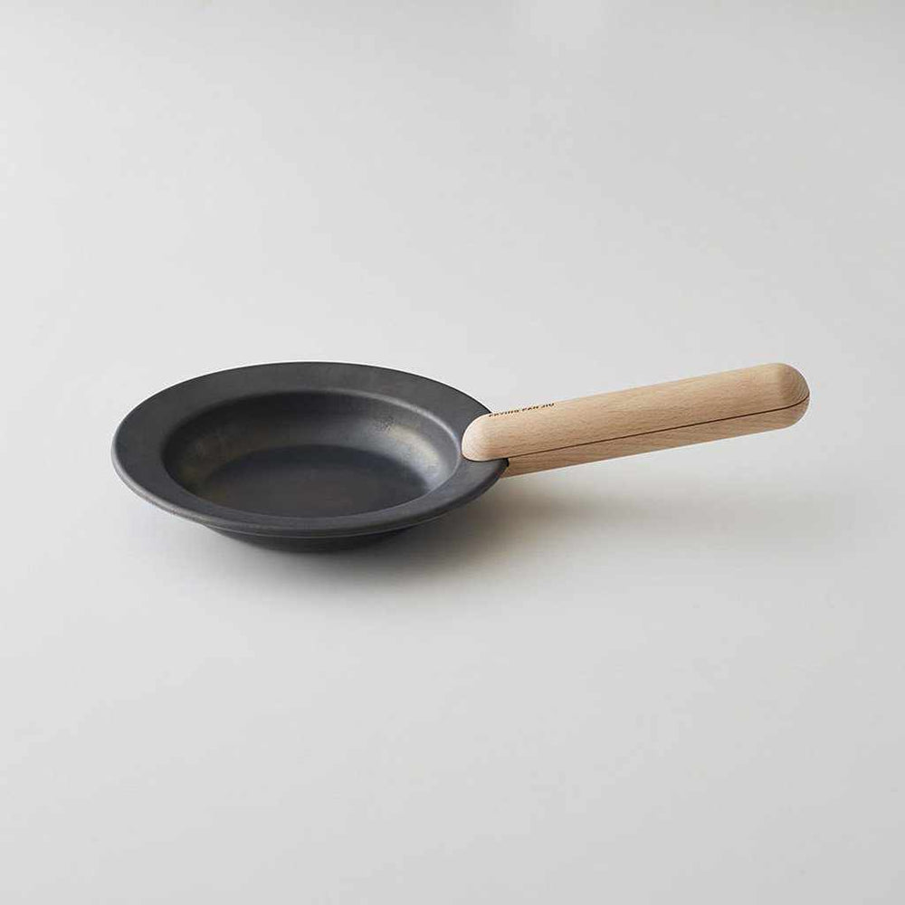 鉄フライパン｜FRYING PAN JIU ハンドルセット（ブナ）S | 金属加工
